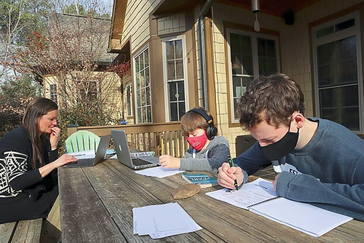 US public school rolls drop amid pandemic